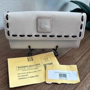 NWT - Dooney & Bourke ECRU Florentine Leather Continental Clutch